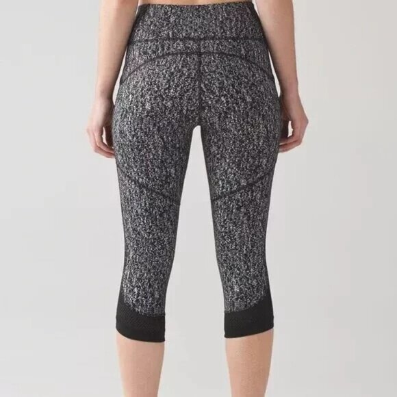 Women's - Lululemon Fit Physique Cropped Leggings - Picture 2 of 10